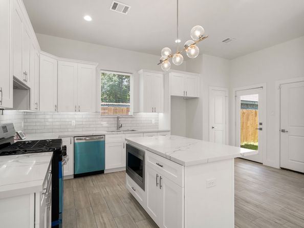 4110 Ward St, Houston TX 77021