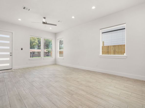 4110 Ward St, Houston TX 77021