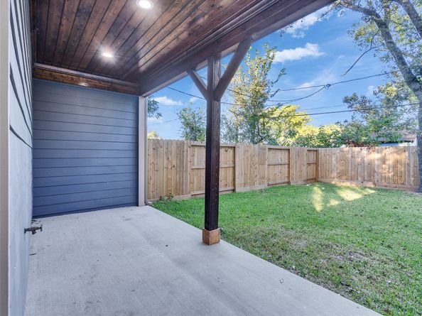 237 Hahlo Street, Houston TX 77020