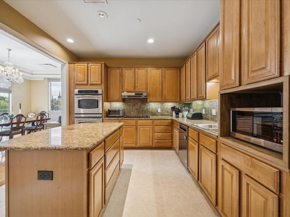 511 S Post Oak Lane 3D, Houston TX 77056