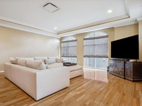 511 S Post Oak Lane 3D, Houston TX 77056