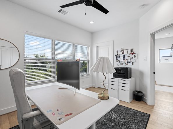 2313 Sherwin Street, Houston TX 77007