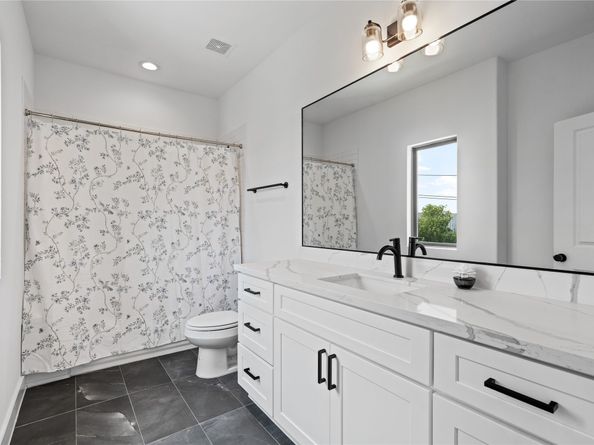 2313 Sherwin Street, Houston TX 77007