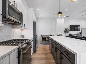 2313 Sherwin Street, Houston TX 77007