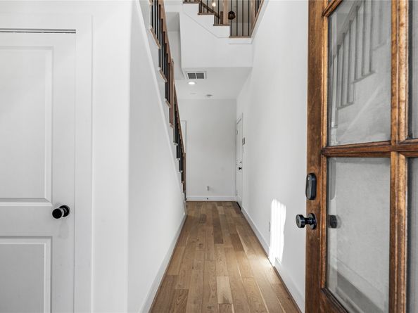 2313 Sherwin Street, Houston TX 77007