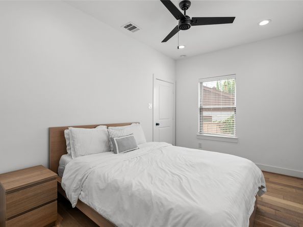 2313 Sherwin Street, Houston TX 77007