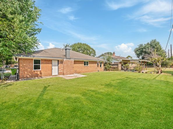 15415 W Hampton Circle, Houston TX 77071