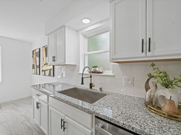 15415 W Hampton Circle, Houston TX 77071