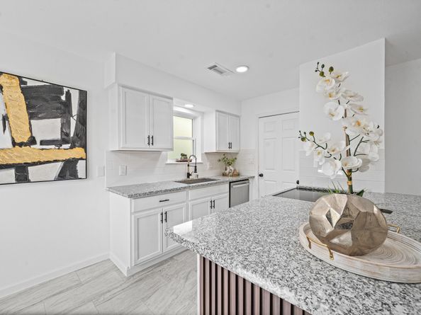 15415 W Hampton Circle, Houston TX 77071