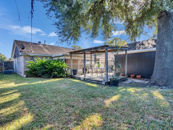 231 San Fernando Drive, Houston TX 77060