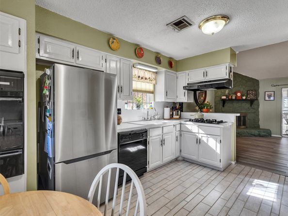 231 San Fernando Drive, Houston TX 77060