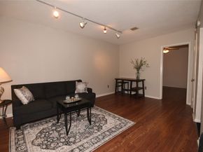 3401 Timmons Lane 12, Houston TX 77027