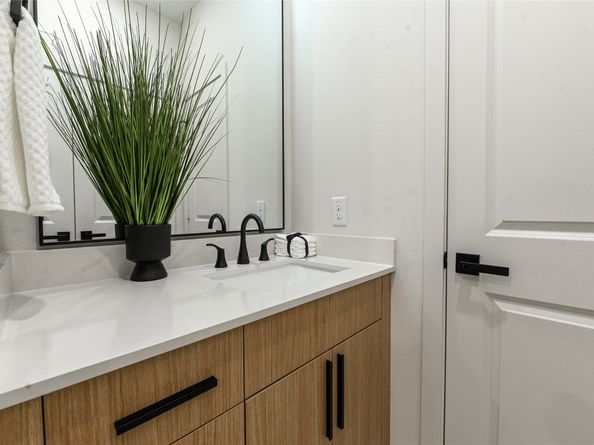 14113A Bridgeport, Houston TX 77047