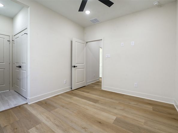 14113A Bridgeport, Houston TX 77047