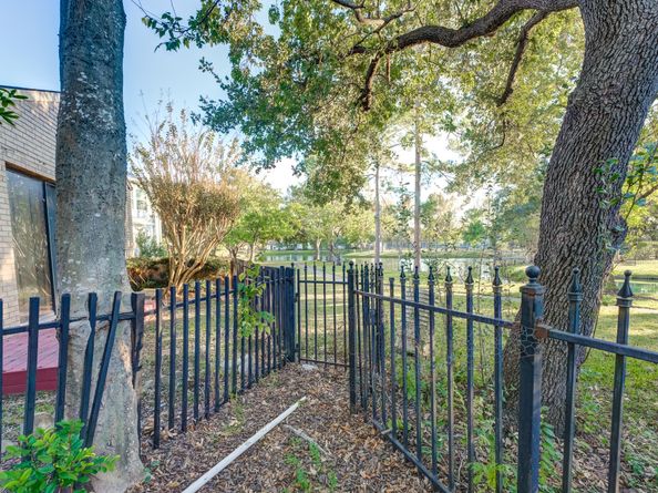 12007 Lakeway Court, Houston TX 77071