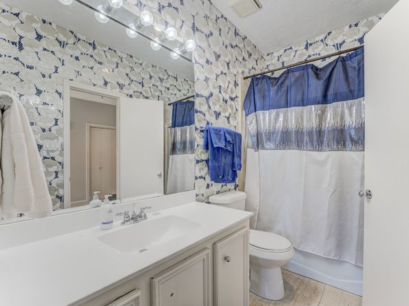 12007 Lakeway Court, Houston TX 77071