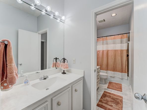 12007 Lakeway Court, Houston TX 77071