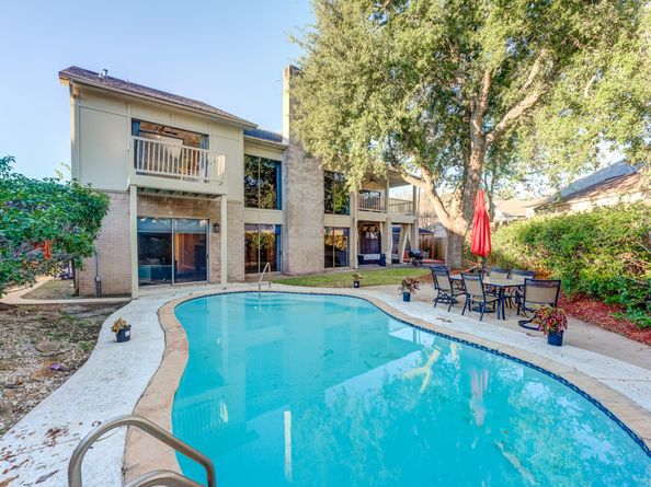 12007 Lakeway Court, Houston TX 77071