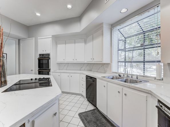 12007 Lakeway Court, Houston TX 77071