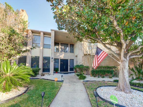 12007 Lakeway Court, Houston TX 77071