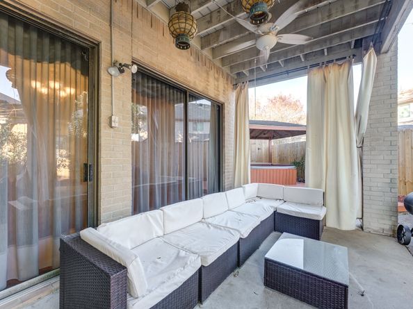 12007 Lakeway Court, Houston TX 77071