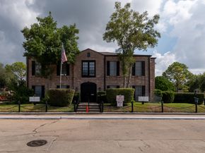 8486 Ariel Street, Houston TX 77074