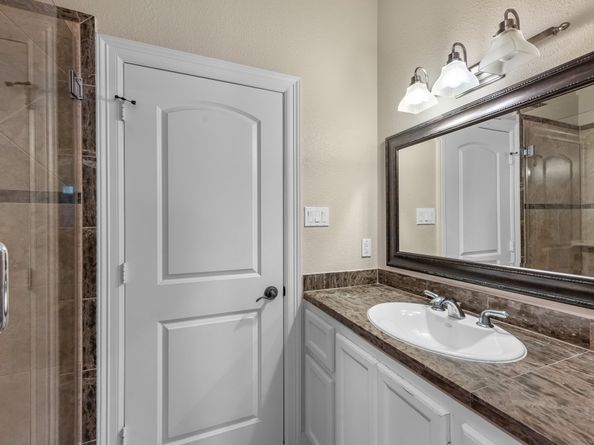 5411 Leopold Dr, Houston TX 77021