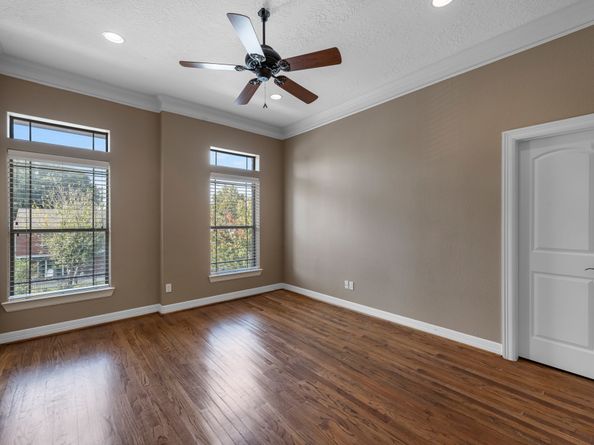 5411 Leopold Dr, Houston TX 77021