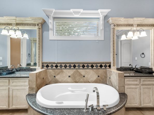 5411 Leopold Dr, Houston TX 77021