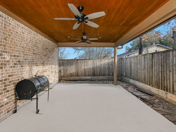 5411 Leopold Dr, Houston TX 77021