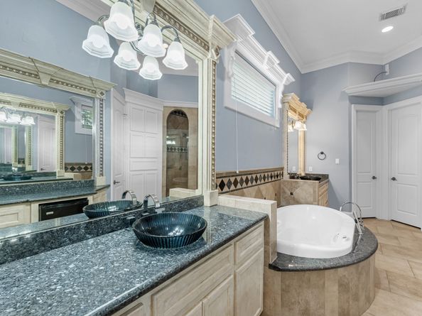 5411 Leopold Dr, Houston TX 77021