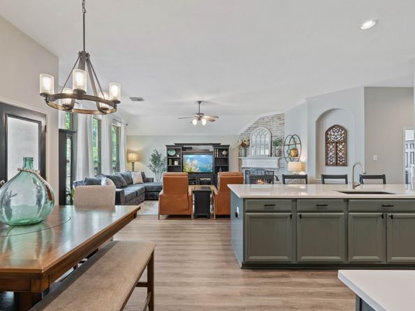 2504 N Yorkchase Lane, Conroe TX 77304