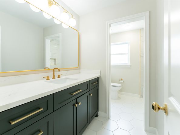 6119 S Braeswood Boulevard, Houston TX 77096