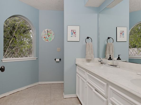 5 Indian Cedar Lane, The Woodlands TX 77380