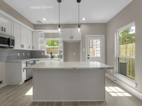 7802 Queen Street, Houston TX 77028