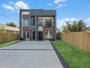 7802 Queen Street, Houston TX 77028