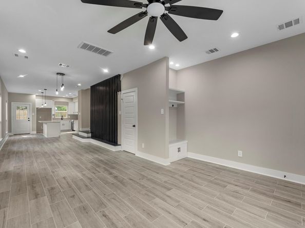 7802 Queen Street, Houston TX 77028