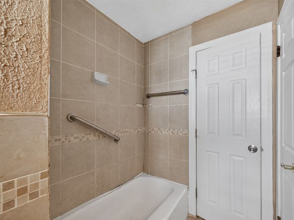 8428 Swiftwater Lane, Houston TX 77075