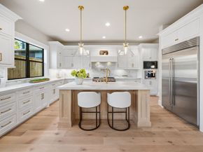 4902 Oak Forest Drive, Houston TX 77018