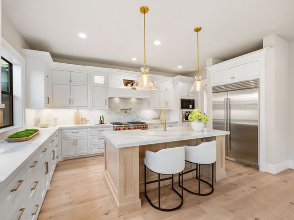 4902 Oak Forest Drive, Houston TX 77018