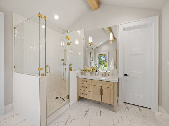 4902 Oak Forest Drive, Houston TX 77018