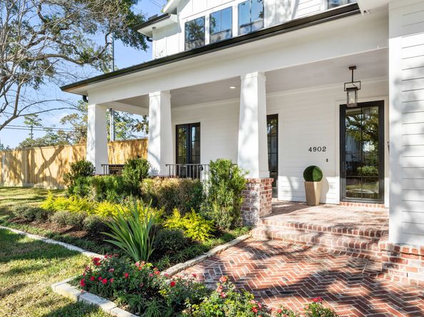 4902 Oak Forest Drive, Houston TX 77018