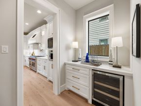 4902 Oak Forest Drive, Houston TX 77018