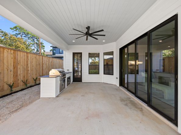 4902 Oak Forest Drive, Houston TX 77018