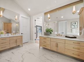 4902 Oak Forest Drive, Houston TX 77018