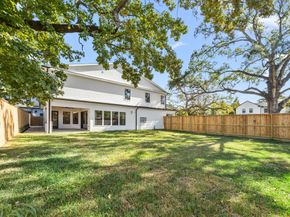 4902 Oak Forest Drive, Houston TX 77018