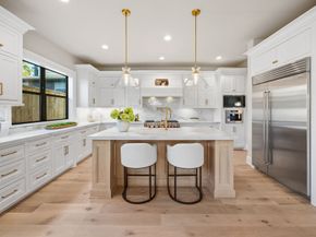 4902 Oak Forest Drive, Houston TX 77018