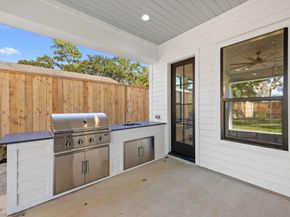 4902 Oak Forest Drive, Houston TX 77018