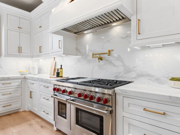 4902 Oak Forest Drive, Houston TX 77018