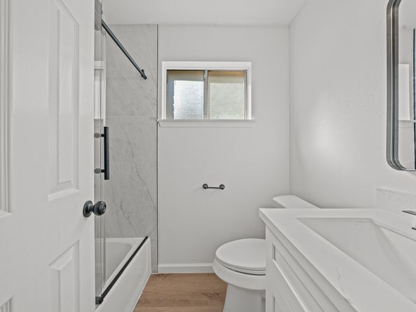 11059 Vailview Drive, Houston TX 77016